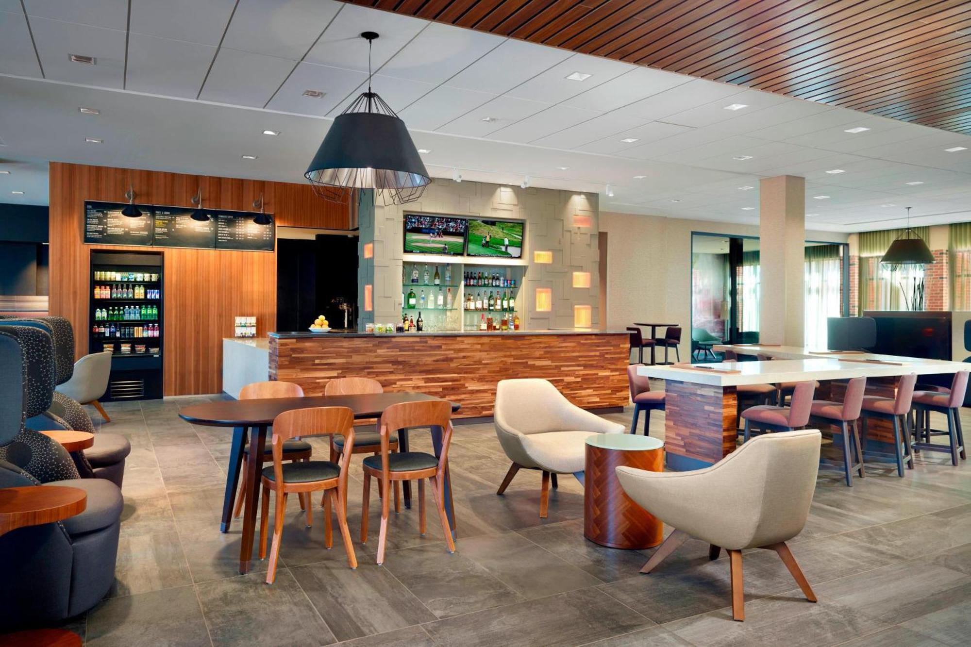 Courtyard By Marriott Lagrange Ξενοδοχείο Εξωτερικό φωτογραφία