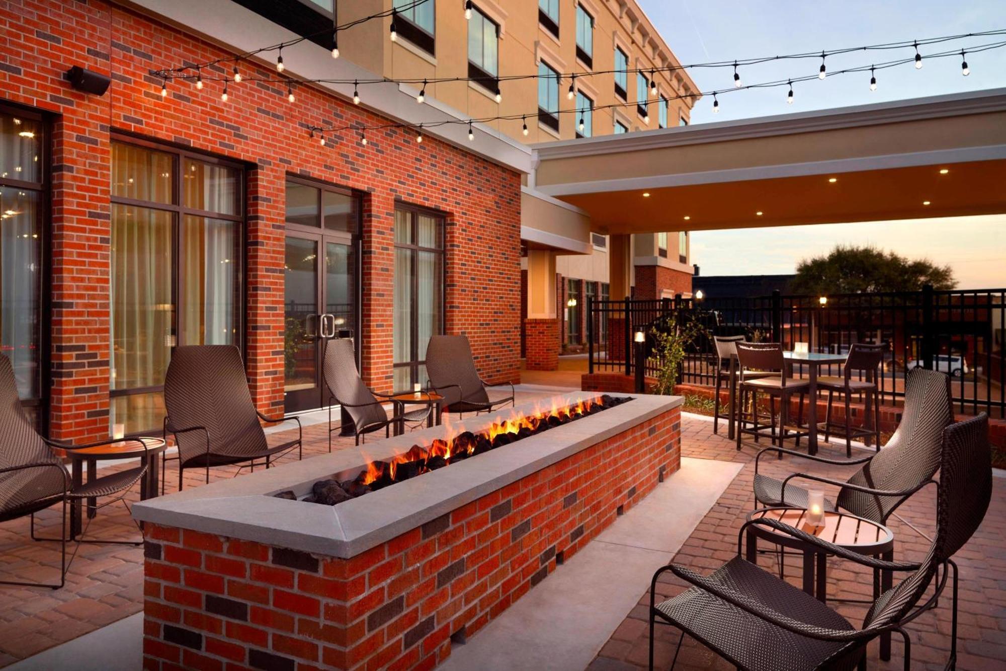 Courtyard By Marriott Lagrange Ξενοδοχείο Εξωτερικό φωτογραφία