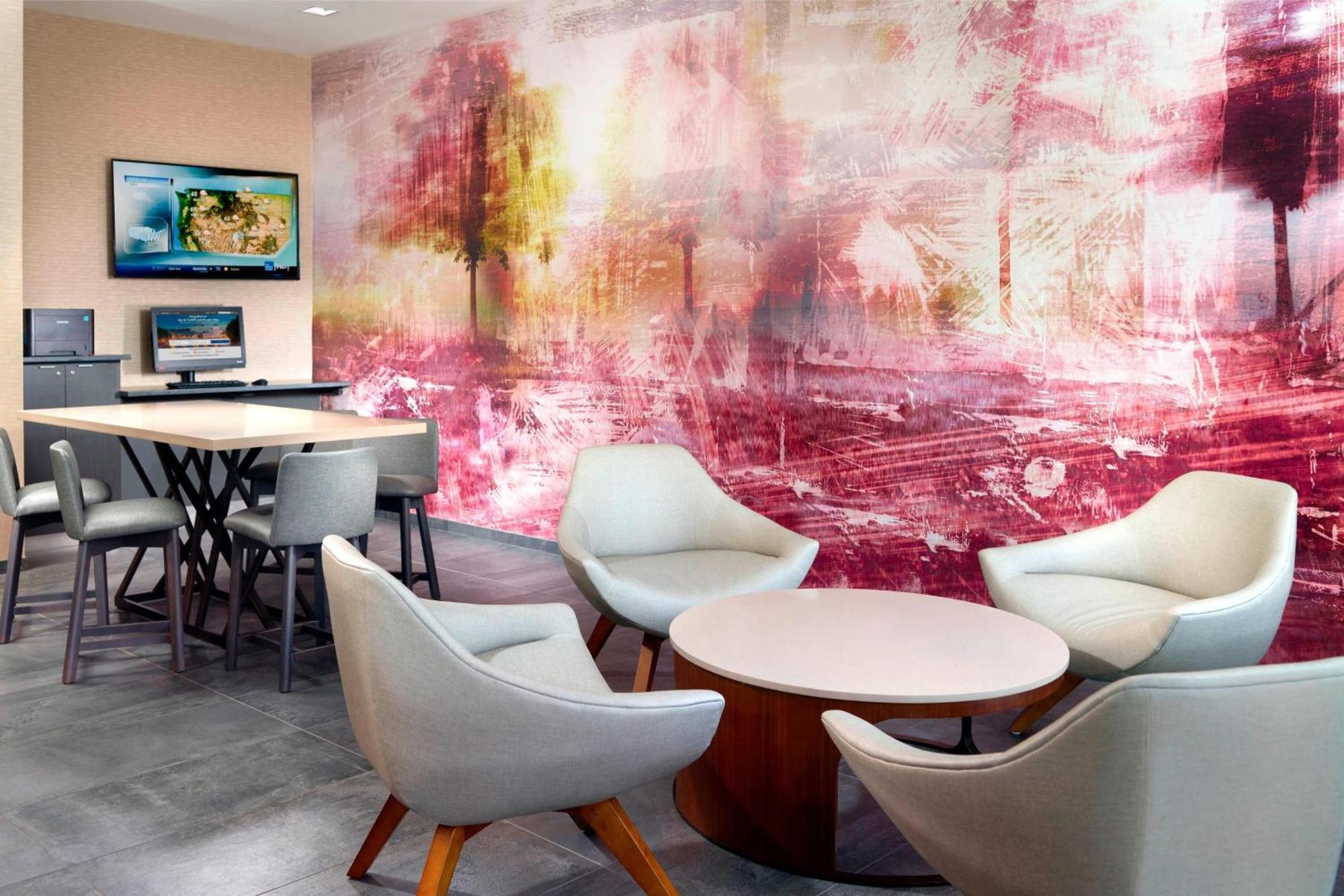 Courtyard By Marriott Lagrange Ξενοδοχείο Εξωτερικό φωτογραφία
