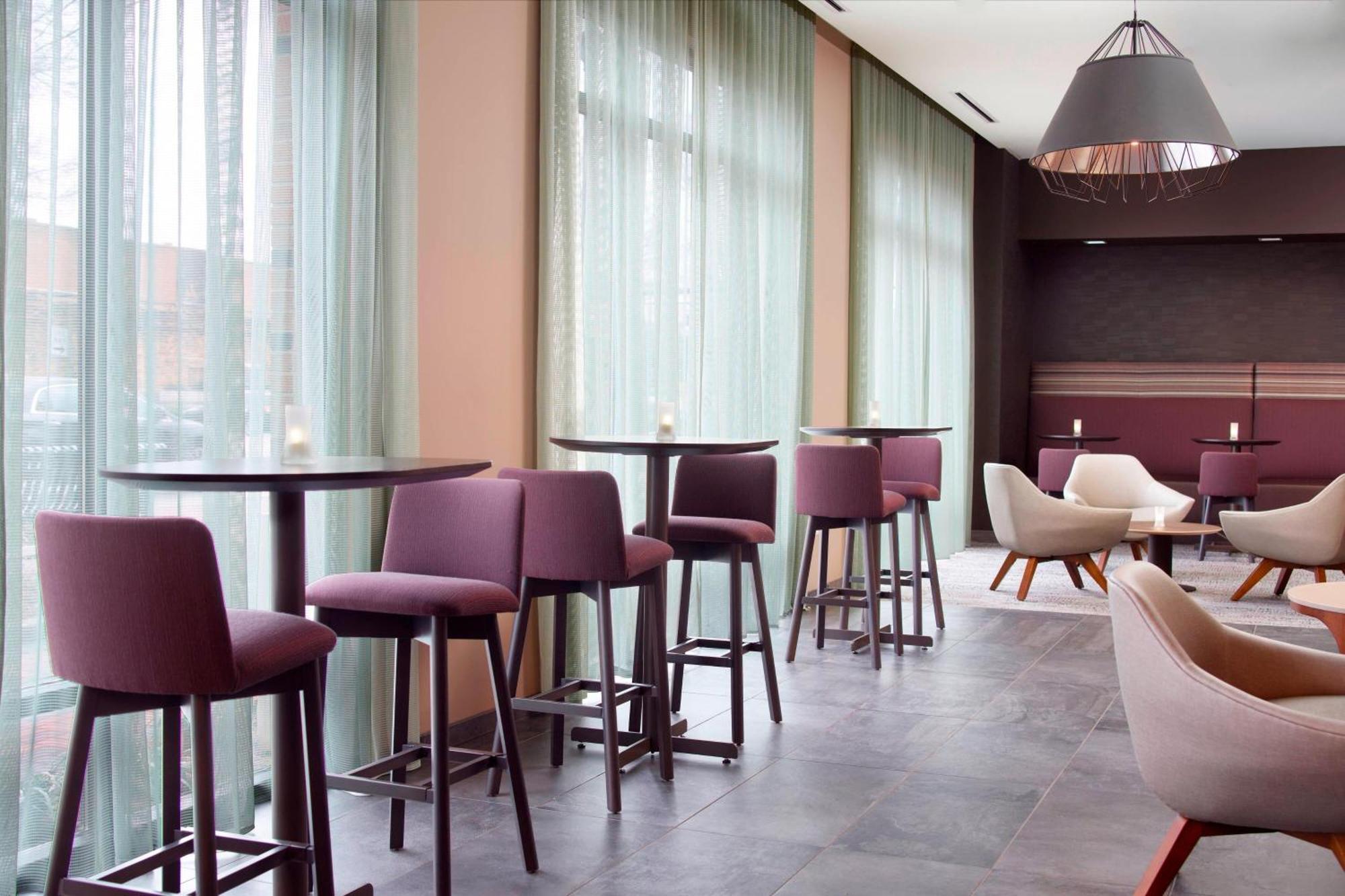 Courtyard By Marriott Lagrange Ξενοδοχείο Εξωτερικό φωτογραφία